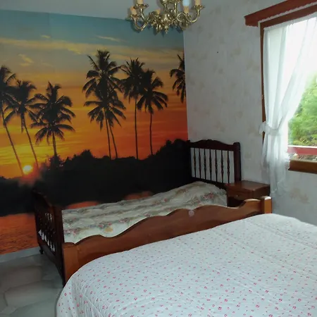 Rez De Jardin De Plain Pied Dans Maison * Saint-Jean-de-Luz